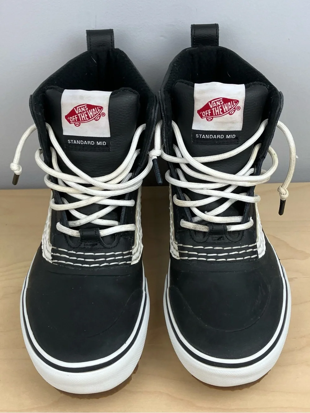 Vans Men’s Size 9.5 Standard Mid Snow MTE Black & White Waterproof Sneaker Boots